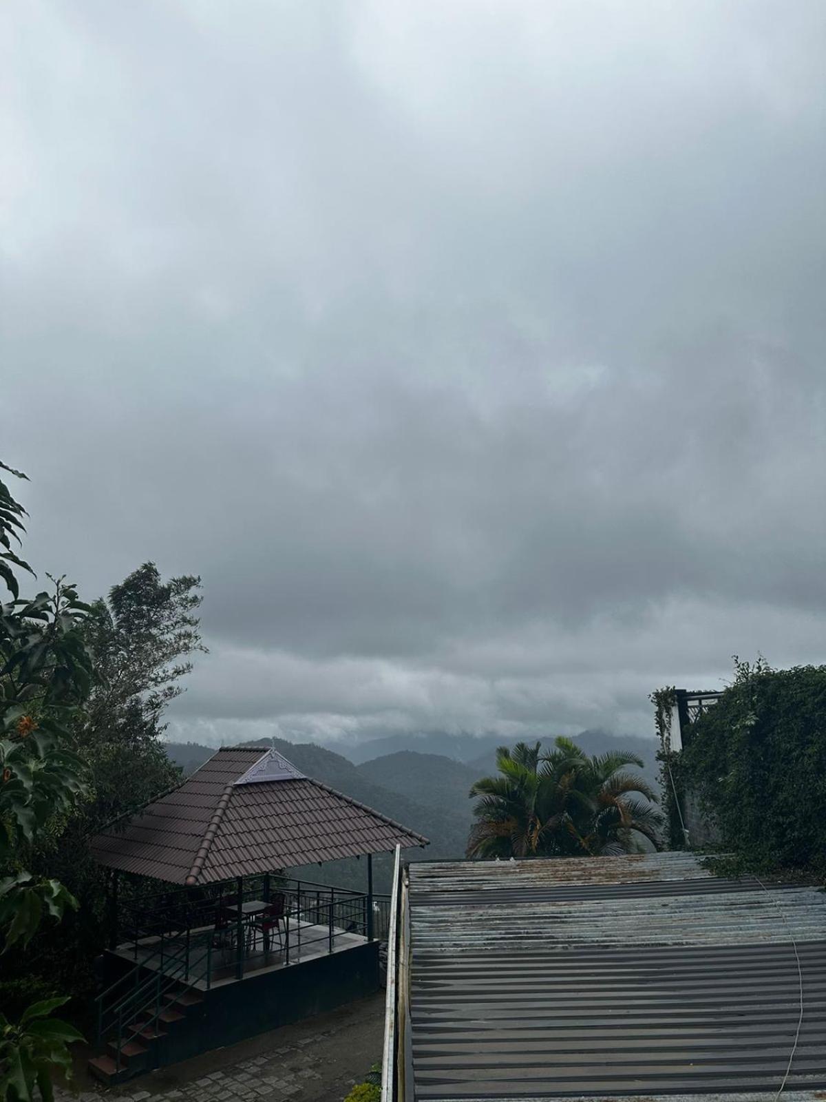 Munnar Tea Hills Resort - Mthr Zewnętrze zdjęcie