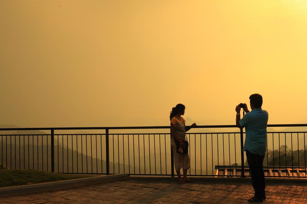 Munnar Tea Hills Resort - Mthr Zewnętrze zdjęcie